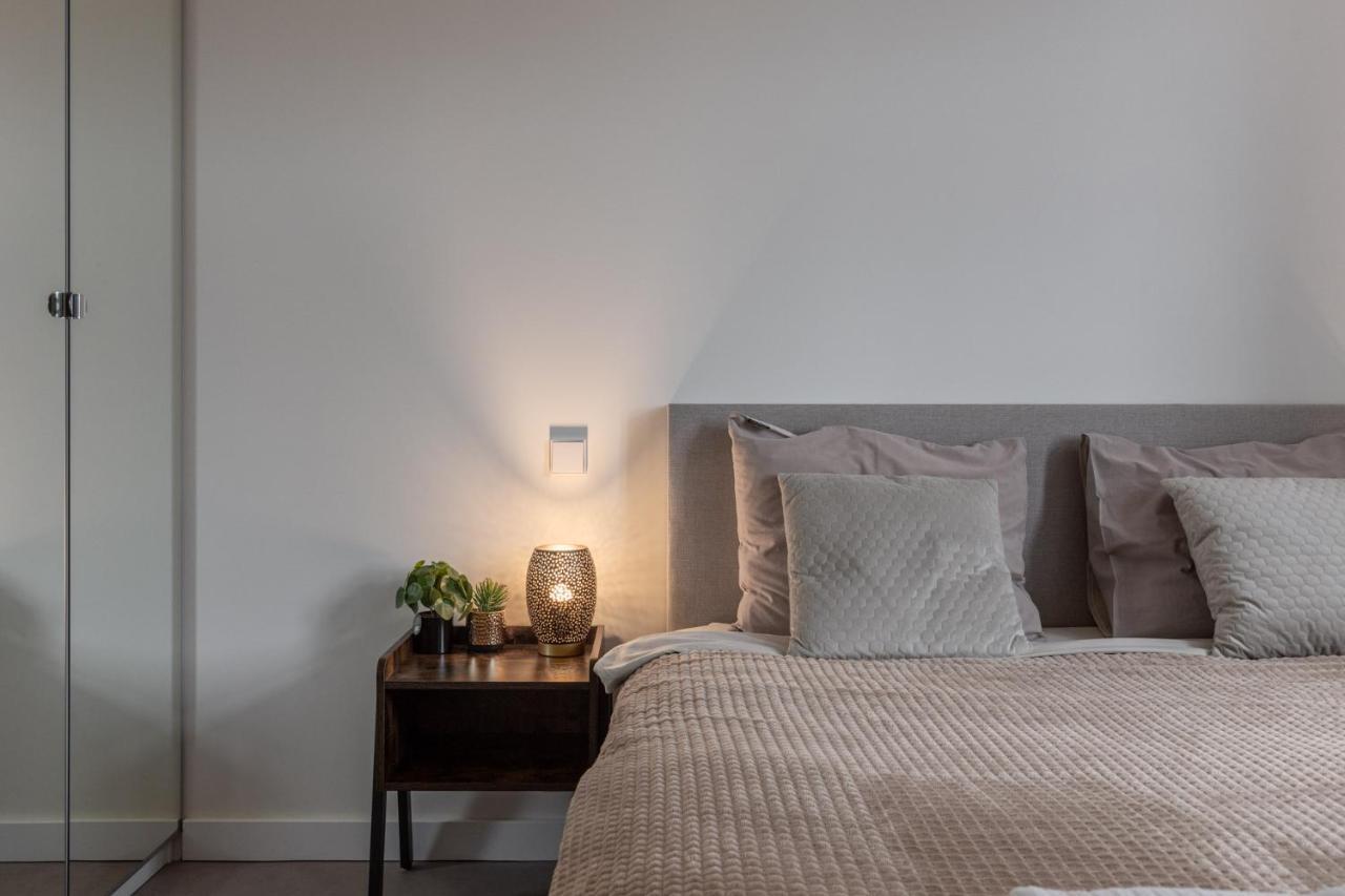 Kipsala Apartments With Free Parking Riga Bagian luar foto